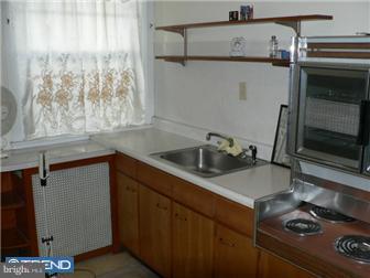 132 Chatham Road Upper Darby, PA 19082 - Photo 4 of 9