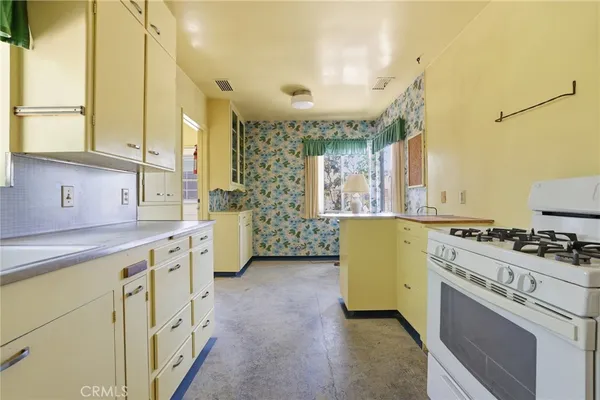 $995,000 | 1295 East Woodbury Road, Pasadena, CA 91104