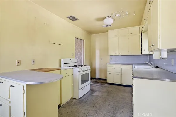 $995,000 | 1295 East Woodbury Road, Pasadena, CA 91104