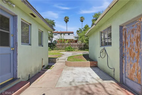 $995,000 | 1295 East Woodbury Road, Pasadena, CA 91104