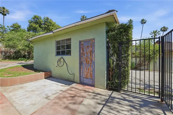 $995,000 | 1295 East Woodbury Road, Pasadena, CA 91104