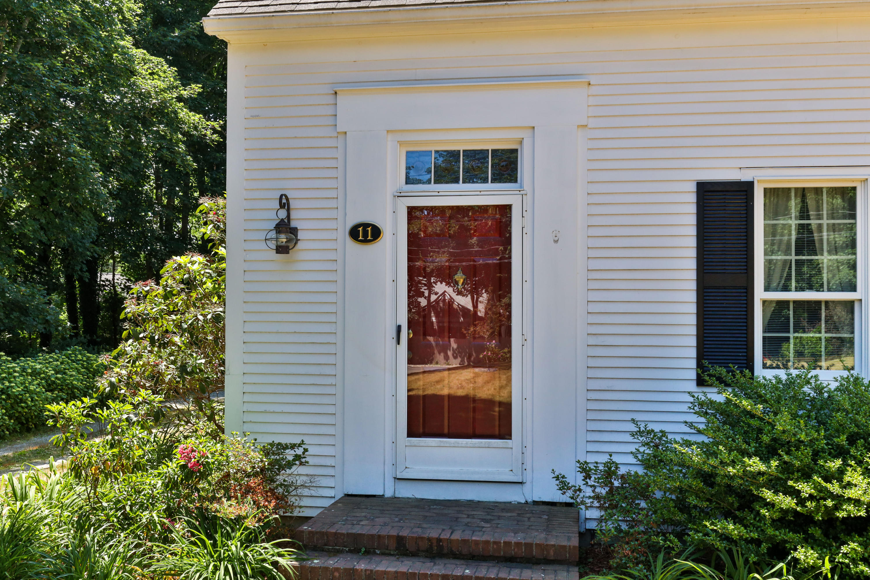 11 Tonset Road Orleans, MA 02653 - Photo 3 of 37 11TonLR-5