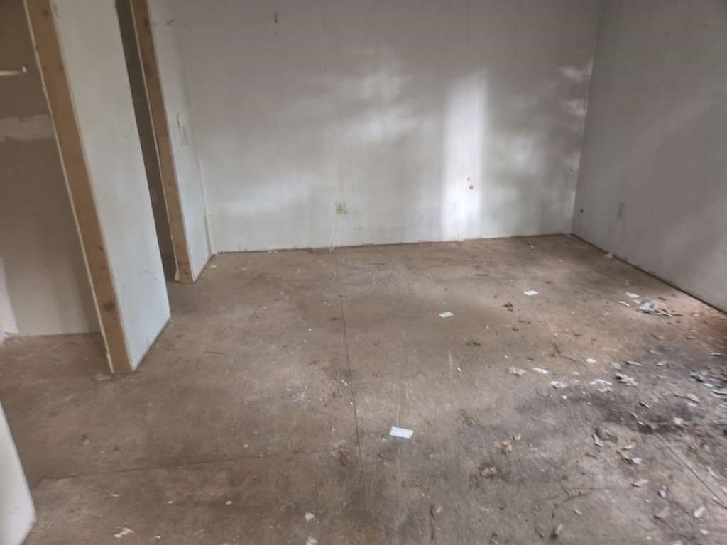 956 County Road 3802 Cleveland, TX 77328 - Photo 3 of 7