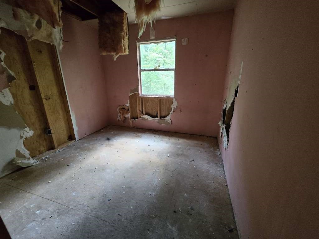 956 County Road 3802 Cleveland, TX 77328 - Photo 4 of 7