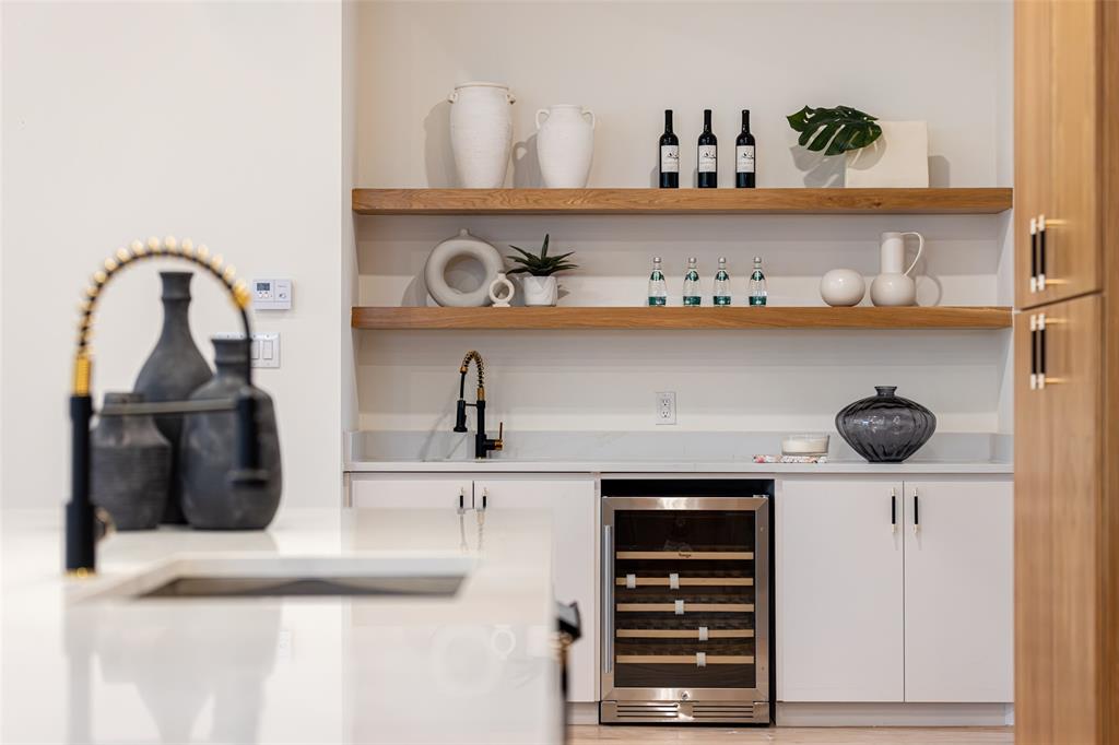 3940 North Cresthaven Road Dallas, TX 75209 - Photo 6 of 24 a close view of cabinets