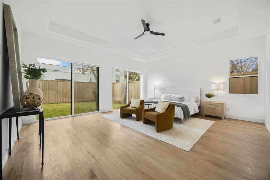 3940 North Cresthaven Road Dallas, TX 75209 - Photo 7 of 24 a living room with furniture