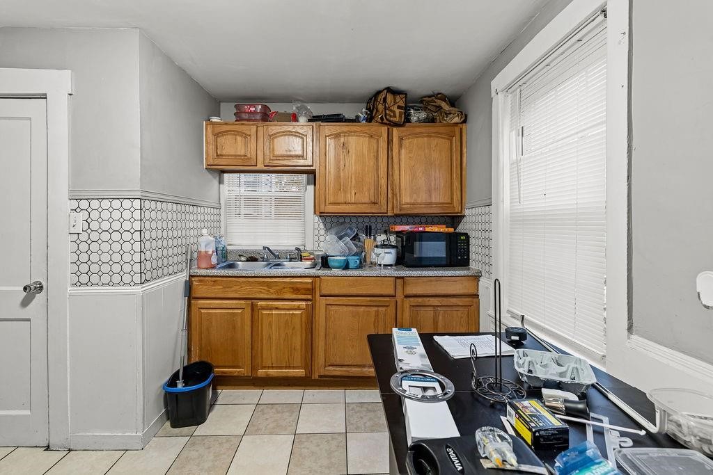 517 High Street Central Falls, RI 02863 - Photo 22 of 41