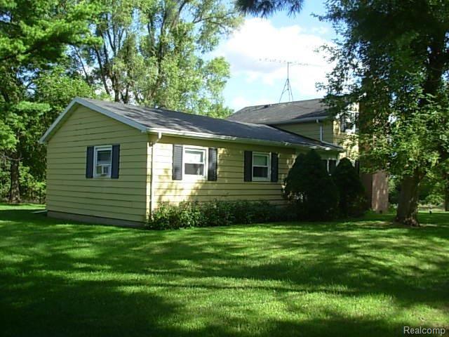 4295 Calkins Road Dryden, MI 48428 - Photo 7 of 21