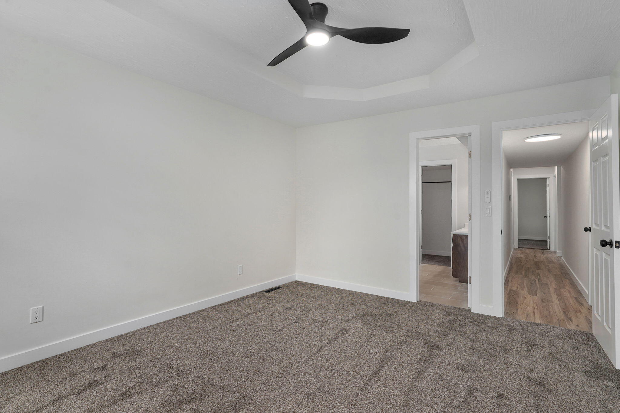 2021 East Lark Street Springfield, MO 65804 - Photo 15 of 43 primary bed