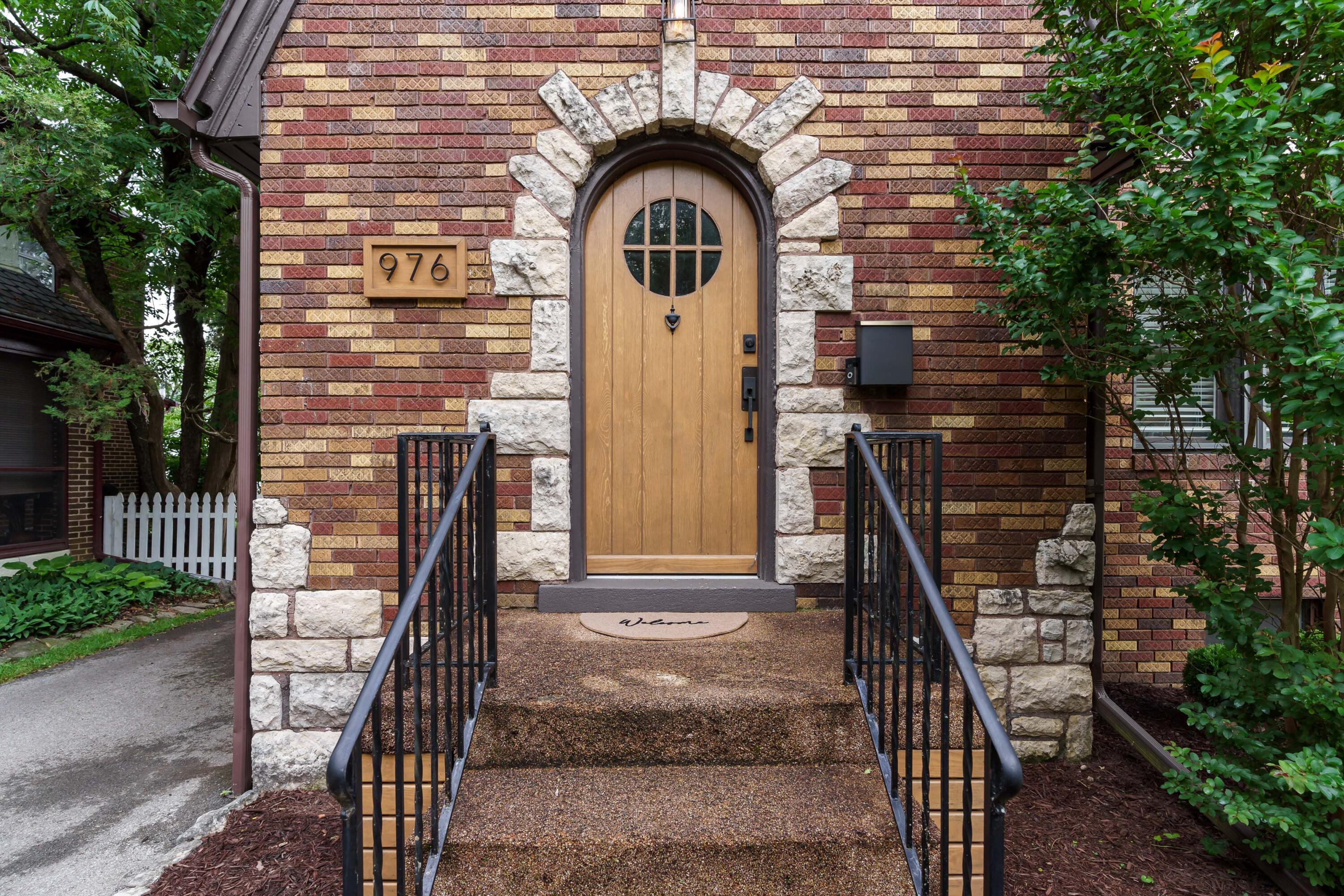976 South Cassingham Road Columbus, OH 43209 - Photo 5 of 43 976 S Cassingham Rd_04