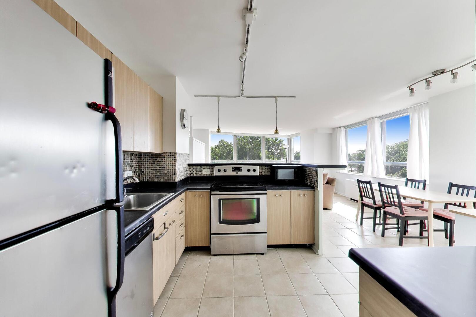 5701 North Sheridan Road, Unit 4U Chicago, IL 60660 - Photo 17 of 34 Gallery Image 17