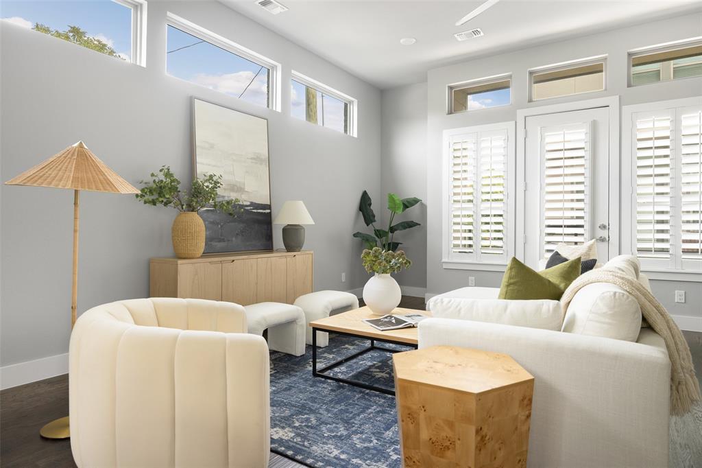 4226 Roseland Avenue, Unit 201 Dallas, TX 75204 - Photo 6 of 24 a living room with furniture and a potted plant