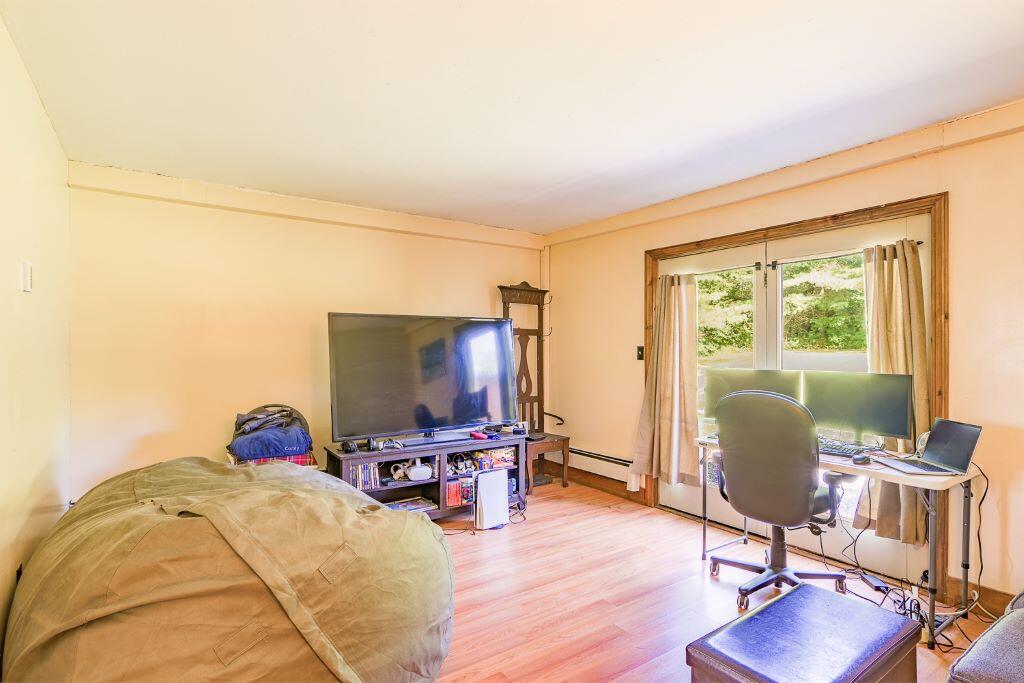 17 Shepherd Road Sidney, ME 04330 - Photo 10 of 14 Living Room