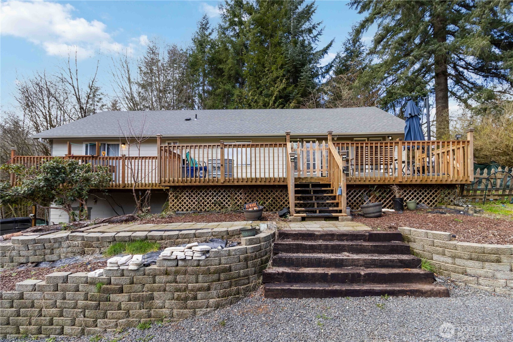 421 McAdams Road East Longview, WA 98632 - Photo 2 of 40