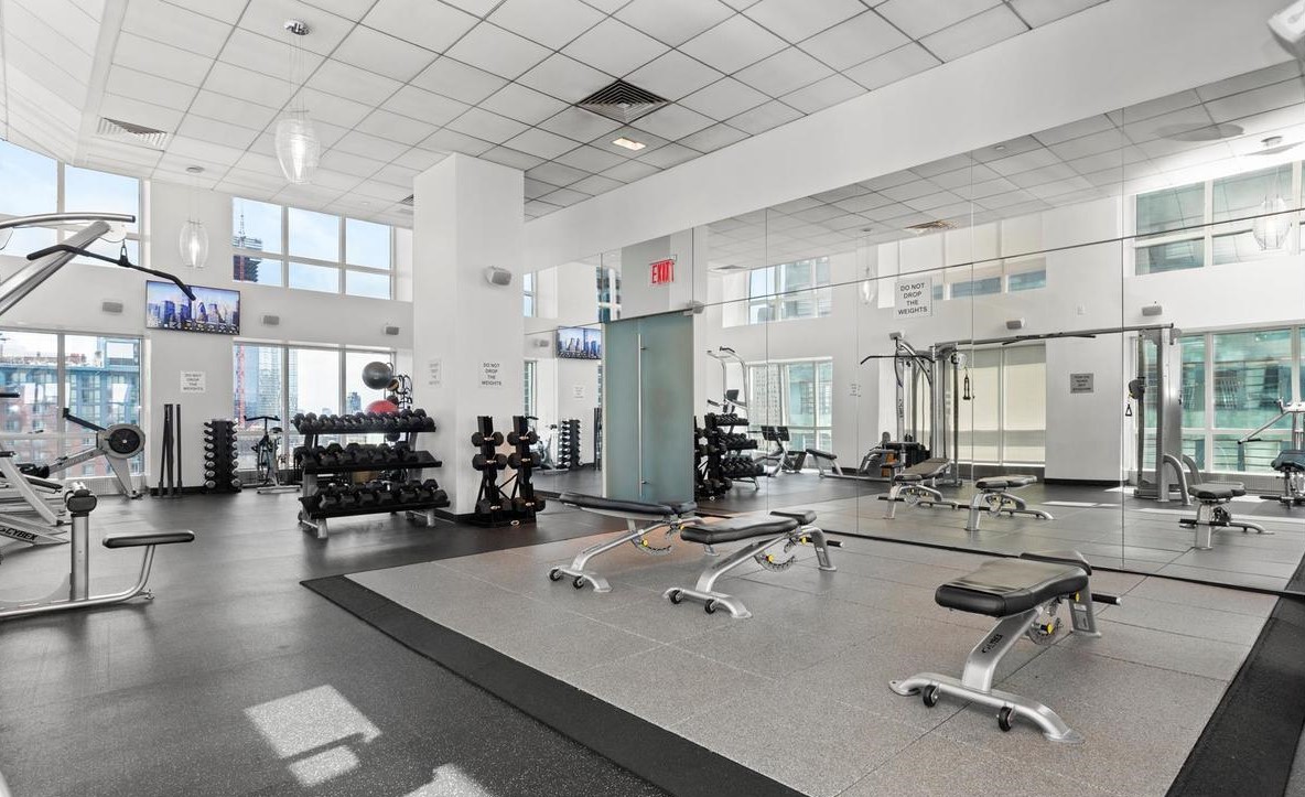 350 West 42nd Street, Unit 33D Manhattan, NY 10036 - Photo 7 of 16