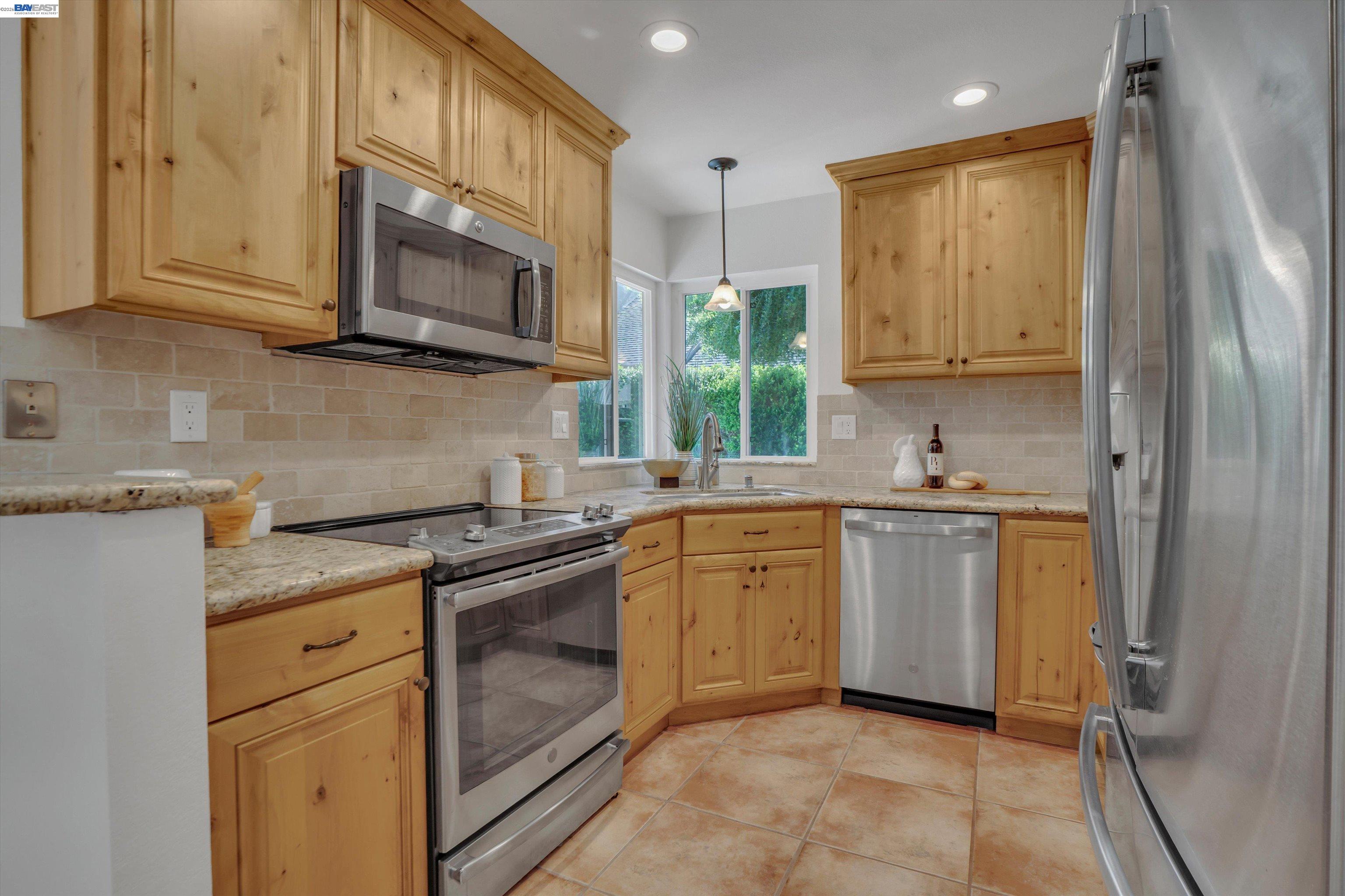 2154 Alexander Way Pleasanton, CA 94588 - Photo 4 of 29