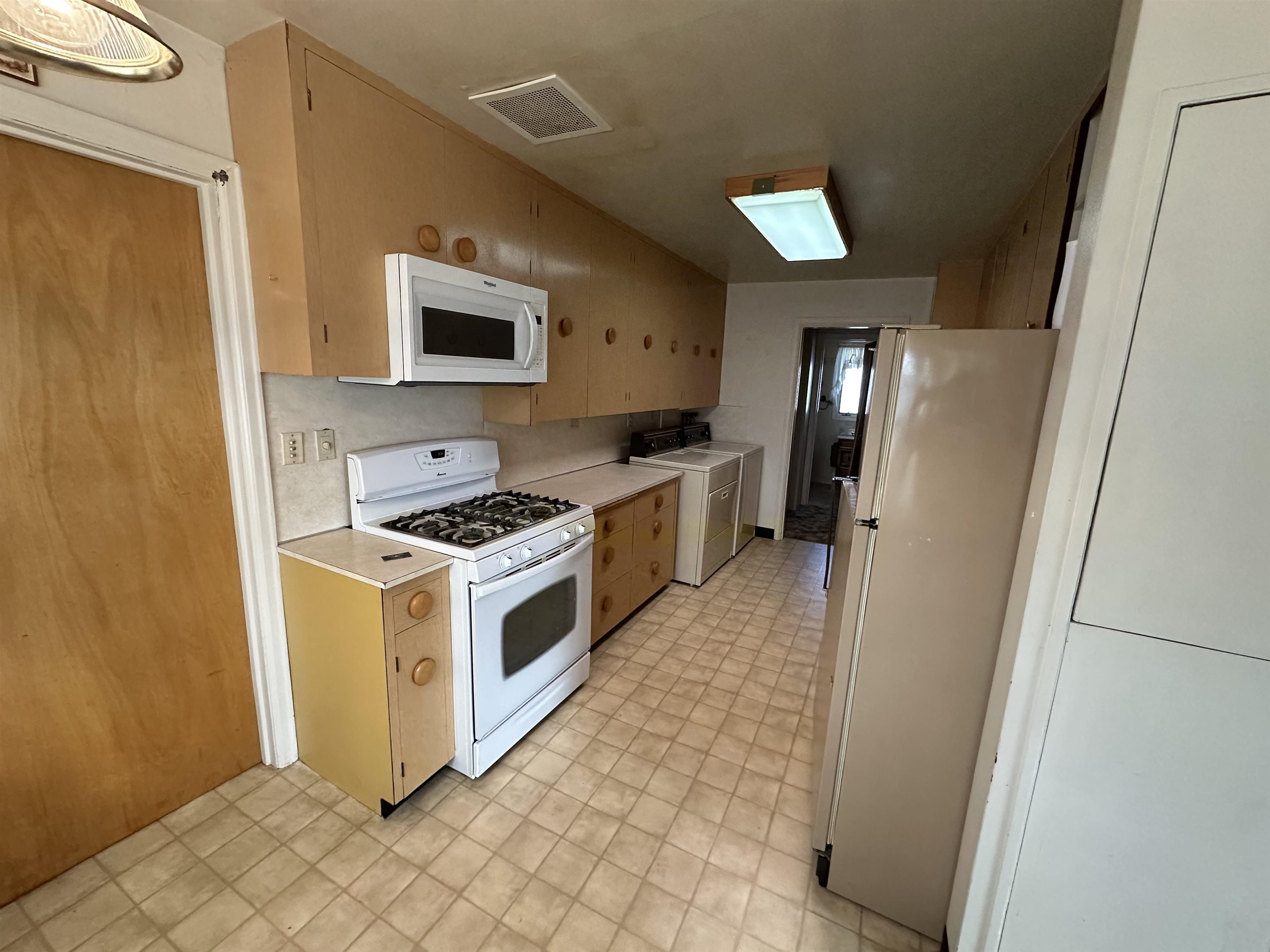 2102 East F Street Torrington, WY 82240 - Photo 3 of 33