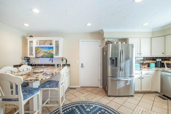 $289,900 | 113 Tall Tree Road, Derby, KS 67037