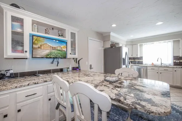 $289,900 | 113 Tall Tree Road, Derby, KS 67037