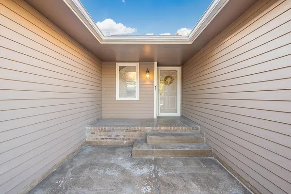 $289,900 | 113 Tall Tree Road, Derby, KS 67037