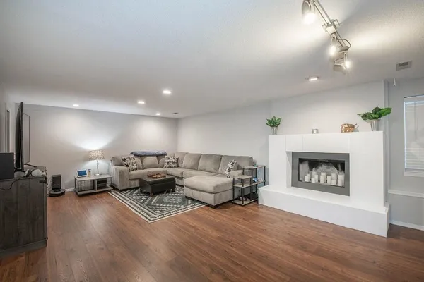 $289,900 | 113 Tall Tree Road, Derby, KS 67037