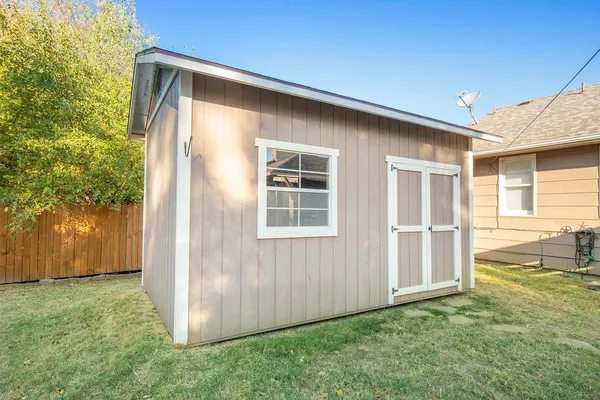 $289,900 | 113 Tall Tree Road, Derby, KS 67037