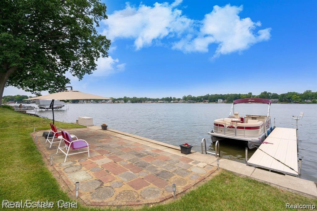 6768 Hatchery Road Waterford, MI 48329 - Photo 5 of 75 Gallery Image 5