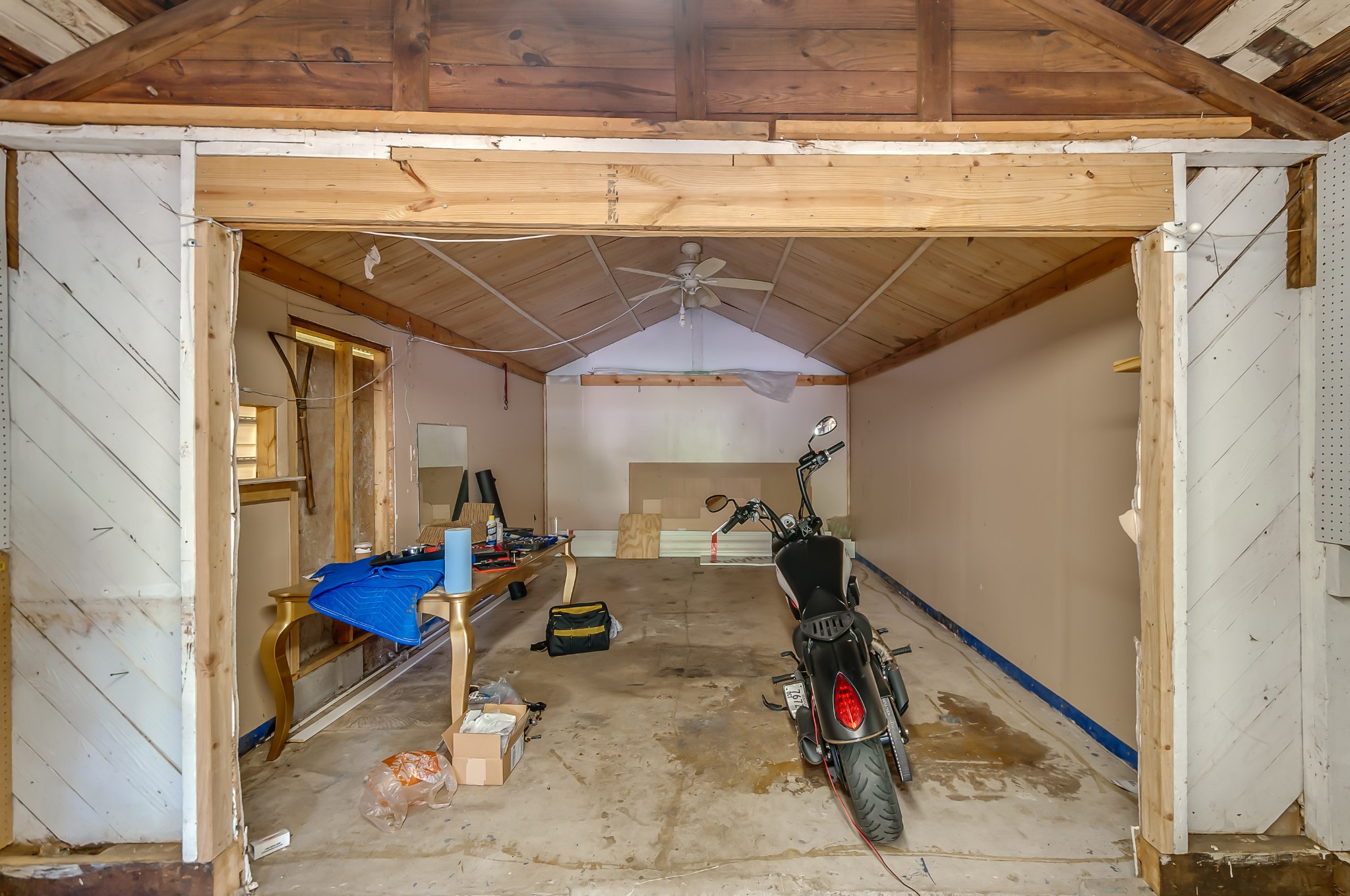431 Maple Street Madison, TN 37115 - Photo 37 of 42 a view of entryway with wooden floor