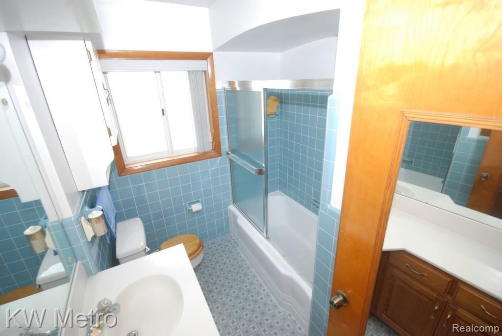 19301 Stephens Road Eastpointe, MI 48021 - Photo 15 of 38 DSC_0033.jpg
