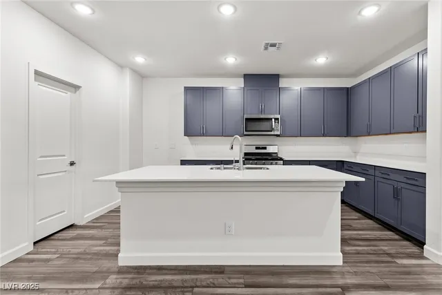 $2,300 | 3024 River Brk Court, Las Vegas, NV 89139