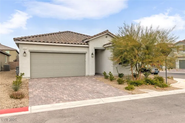 $2,300 | 3024 River Brk Court, Las Vegas, NV 89139