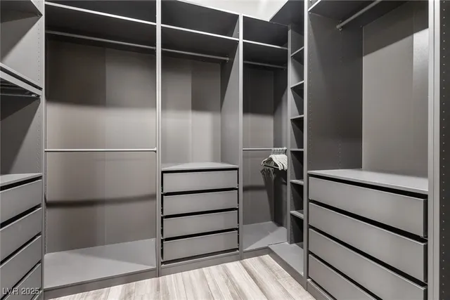 $2,300 | 3024 River Brk Court, Las Vegas, NV 89139