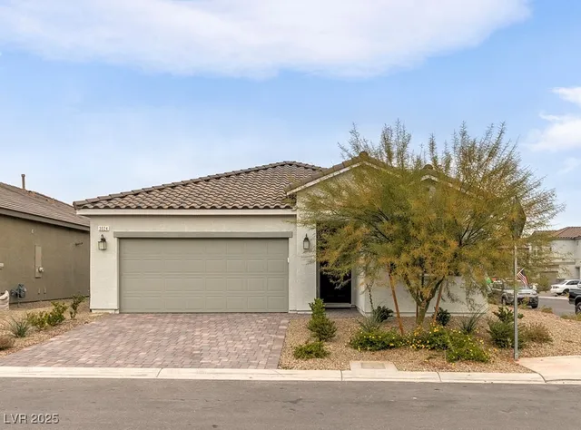 $2,300 | 3024 River Brk Court, Las Vegas, NV 89139