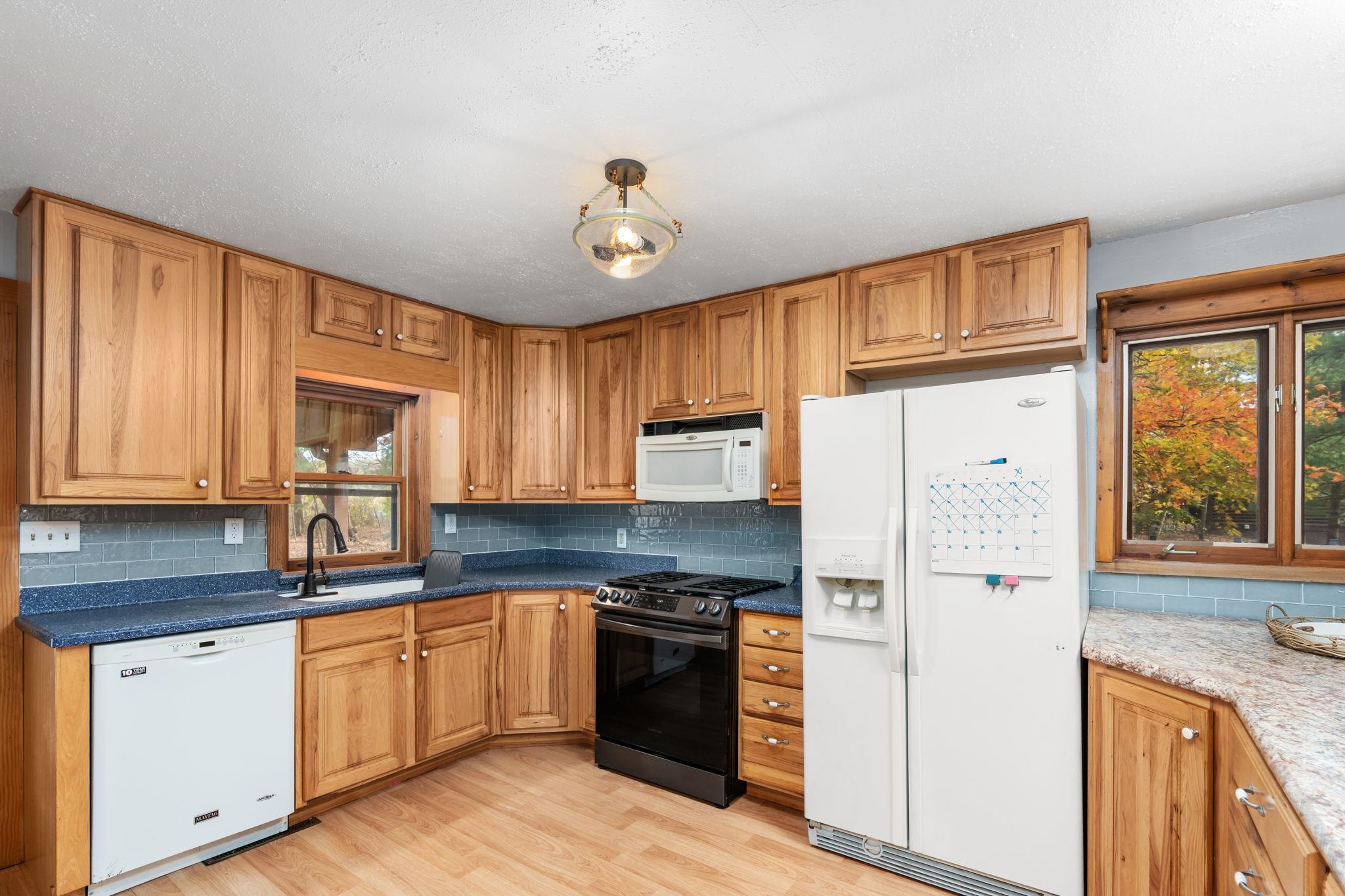 E9523 South S Reedsburg, WI 53959 - Photo 5 of 48