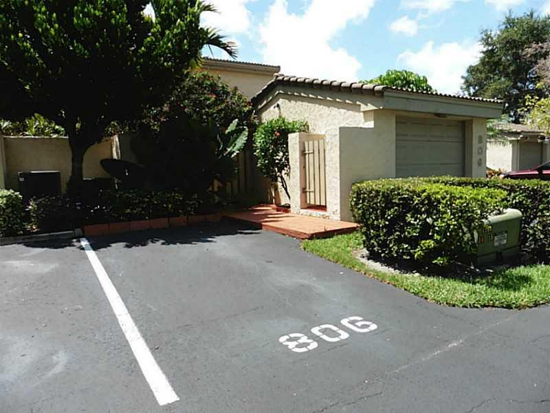 806 St Andrews Road, Unit 806 Hollywood, FL 33021 - Photo 1 of 32 Exterior Front