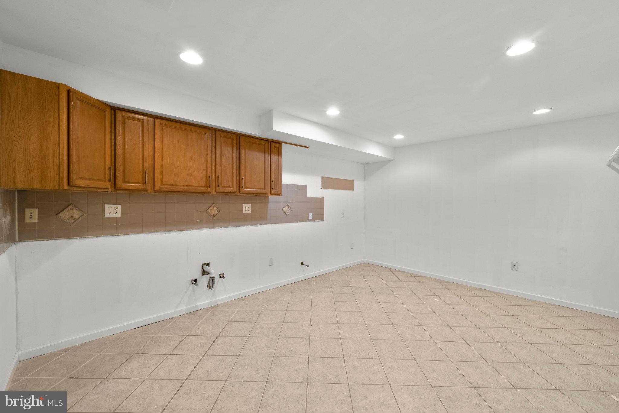 810 Governor Bridge Road Davidsonville, MD 21035 - Photo 40 of 57 Could be a 2nd kitchen and Laundry
