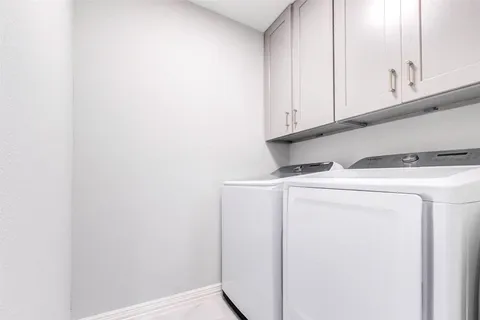 $257,000 | 11643 Village Pl Drive, Unit 194, Houston, TX 77077