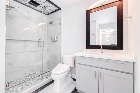 $257,000 | 11643 Village Pl Drive, Unit 194, Houston, TX 77077