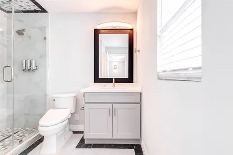$257,000 | 11643 Village Pl Drive, Unit 194, Houston, TX 77077