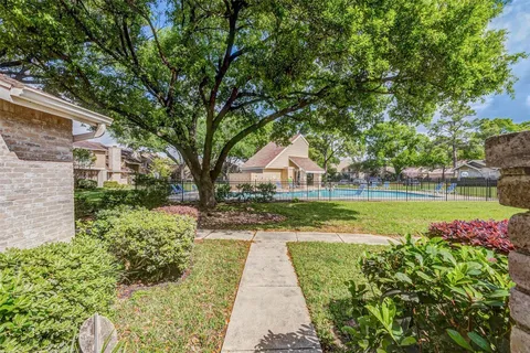 $257,000 | 11643 Village Pl Drive, Unit 194, Houston, TX 77077