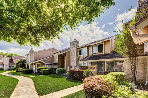 $257,000 | 11643 Village Pl Drive, Unit 194, Houston, TX 77077