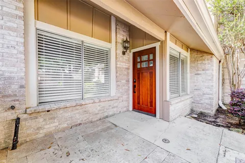 $257,000 | 11643 Village Pl Drive, Unit 194, Houston, TX 77077