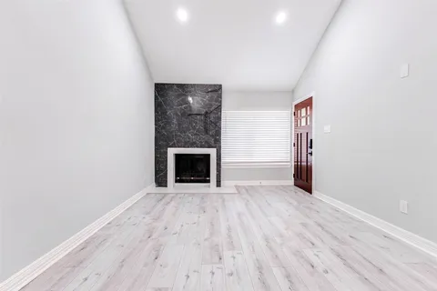 $257,000 | 11643 Village Pl Drive, Unit 194, Houston, TX 77077