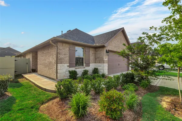 $2,400 | 16891 Pink Wintergreen Drive, Conroe, TX 77385