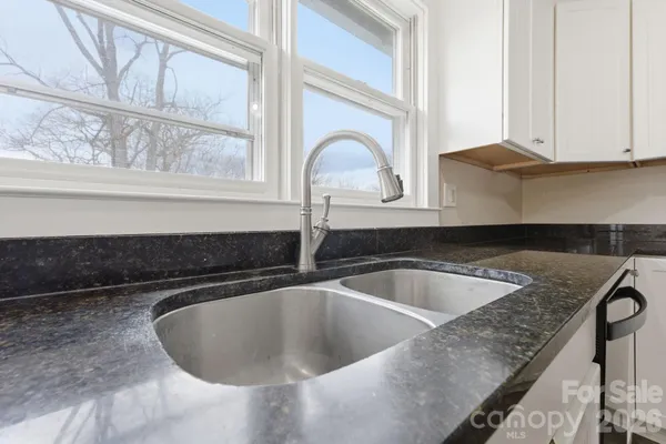 a close view of sink and tap