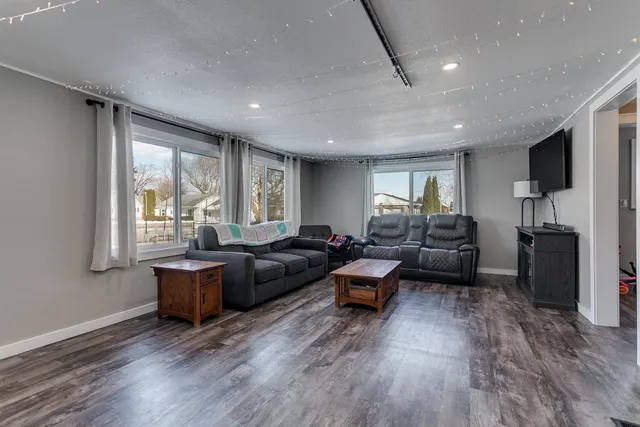 $259,900 | 351 East Scott Street, Omro, WI 54963