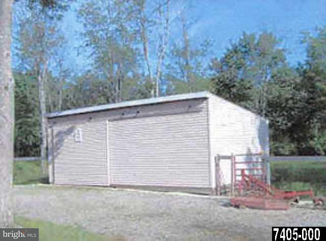 15727 Whitcraft Road New Freedom, PA 17349 - Photo 6 of 8 Gallery Image 6