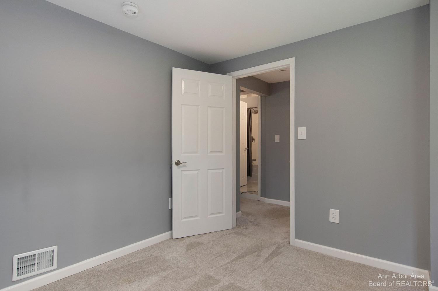 24736 Graham Road Redford, MI 48239 - Photo 32 of 50 Photo 32