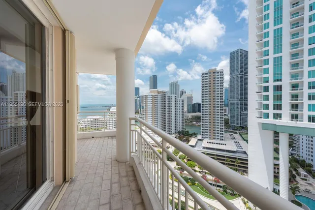 $3,450 | 888 Brickell Key Drive, Unit 2201, Miami, FL 33131