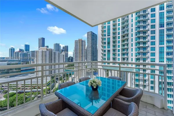 $3,350 | 888 Brickell Key Drive, Unit 2201, Miami, FL 33131